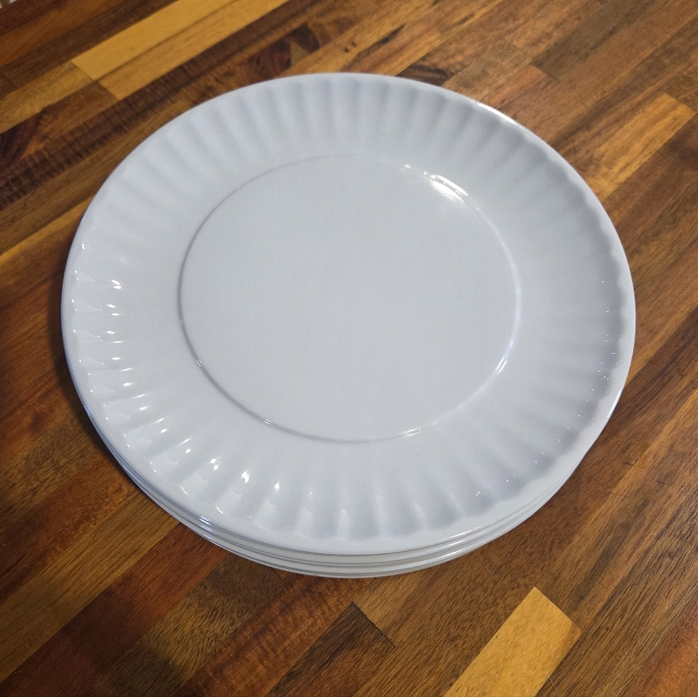 Design Imports White Melamine Picnic Plate Set/12 EUC